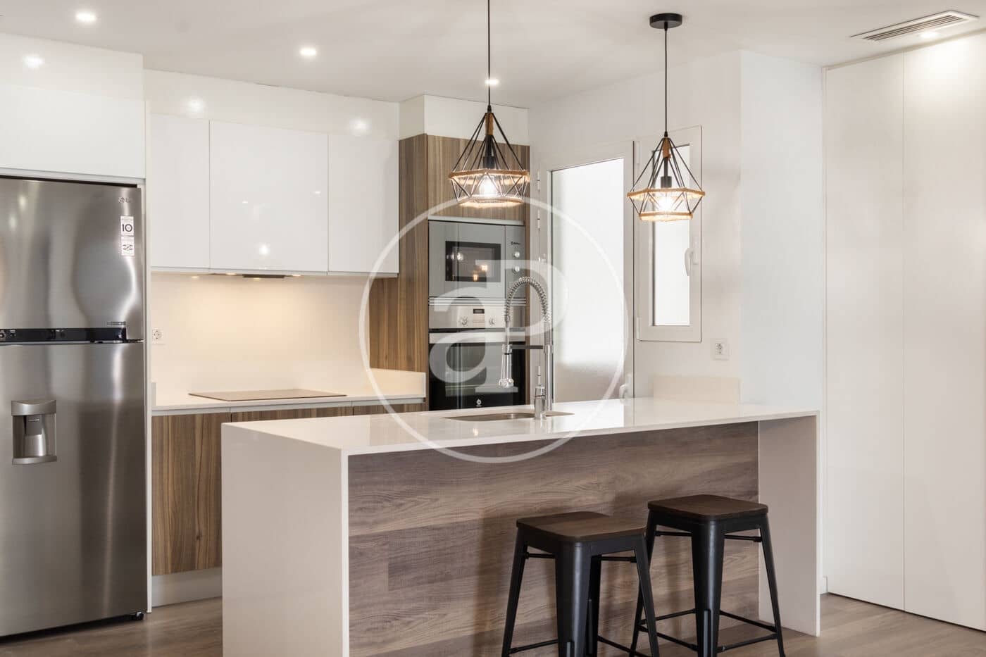 3 bedroom Apartment for rent in Valencia city - € 1,850 (Ref: 9732213)