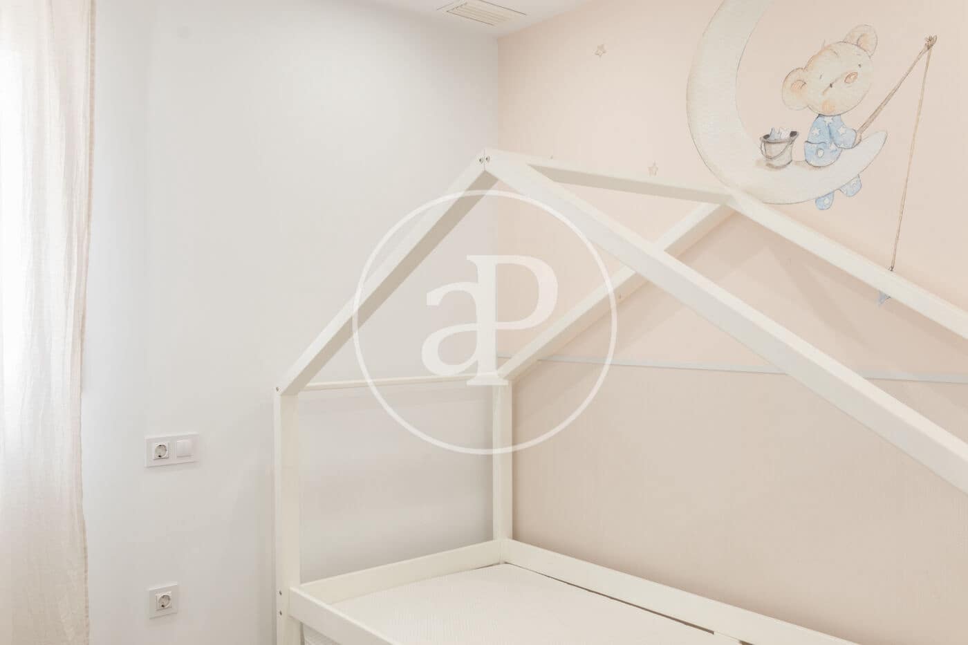 3 bedroom Apartment for rent in Valencia city - € 1,850 (Ref: 9732213)