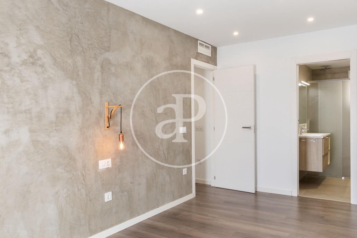 3 bedroom Apartment for rent in Valencia city - € 1,850 (Ref: 9732213)