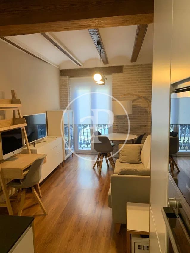 2 bedroom Apartment for rent in Valencia city - € 2,500 (Ref: 9732215)