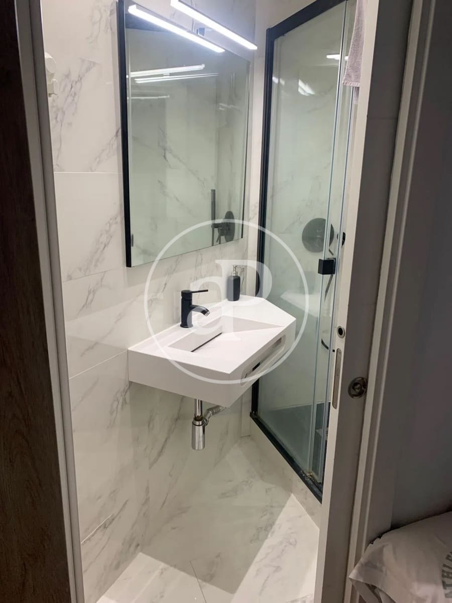 2 bedroom Apartment for rent in Valencia city - € 2,500 (Ref: 9732215)