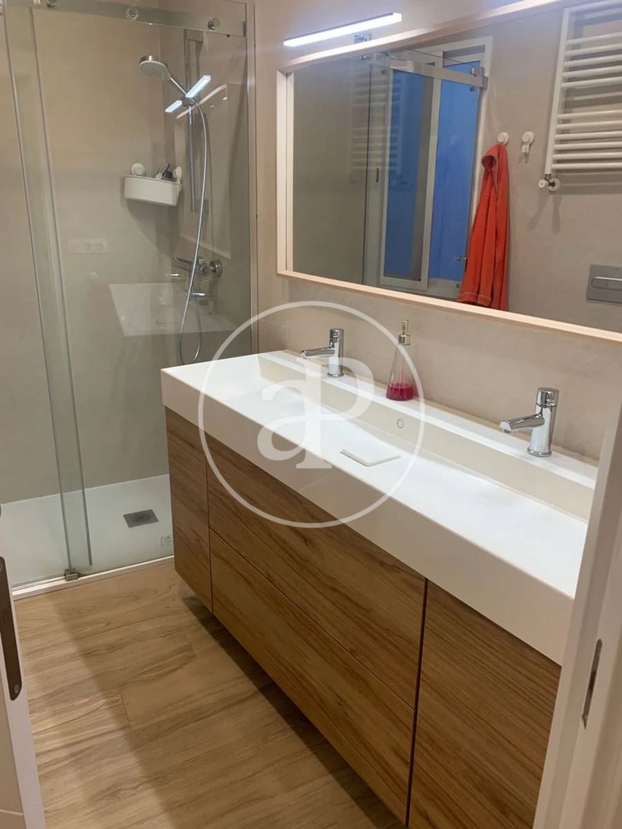 2 bedroom Apartment for rent in Valencia city - € 2,500 (Ref: 9732215)