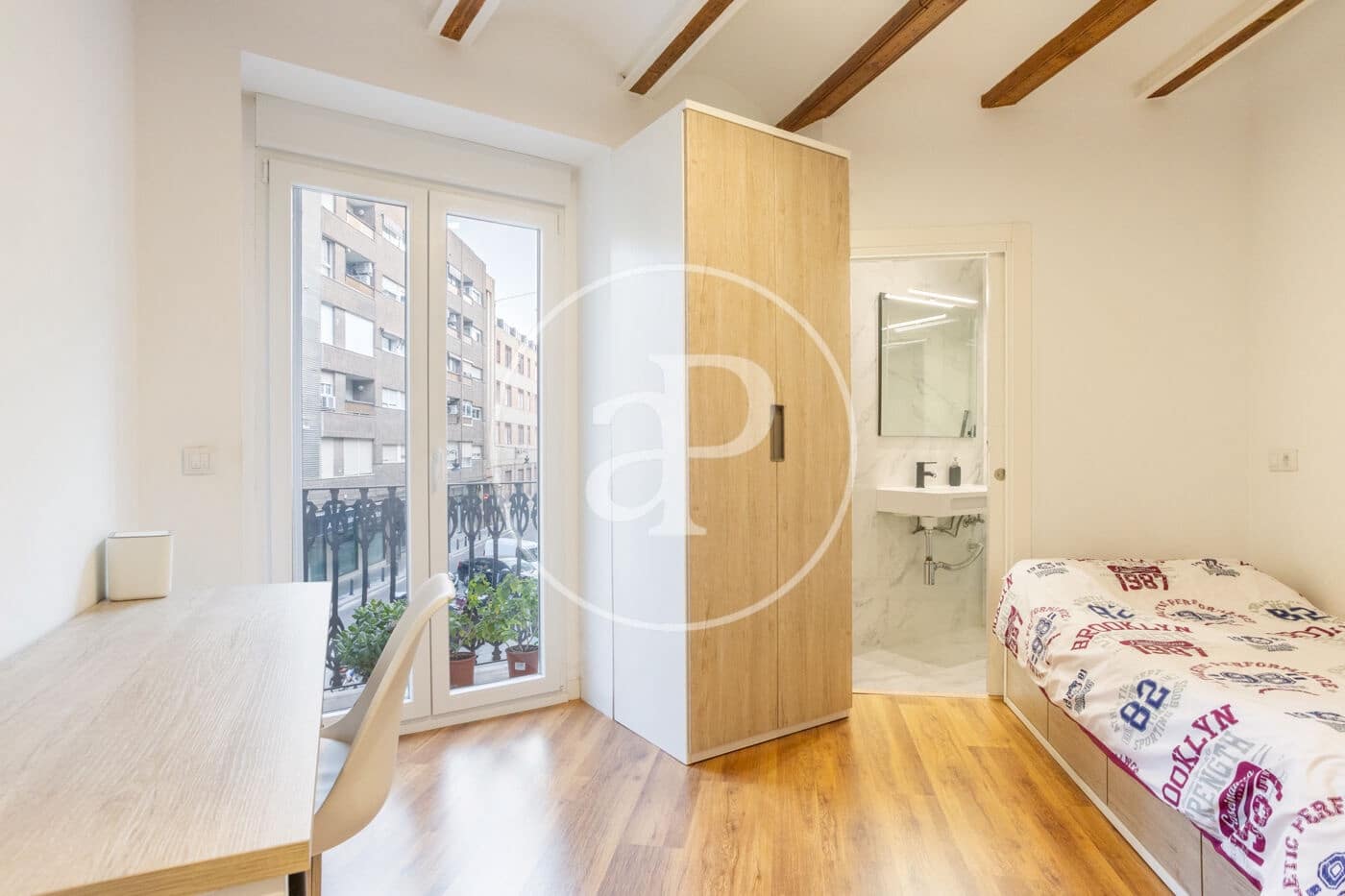 2 soverom Leilighet til leie i Valencia by - € 2 500 (Ref: 9732215)