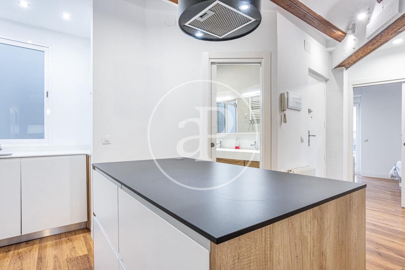 2 soverom Leilighet til leie i Valencia by - € 2 500 (Ref: 9732215)