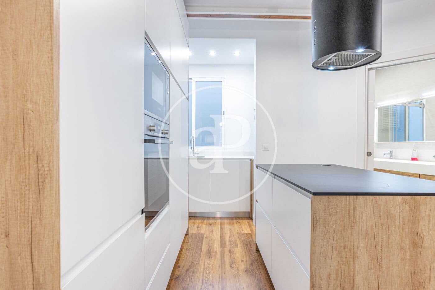 2 soverom Leilighet til leie i Valencia by - € 2 500 (Ref: 9732215)