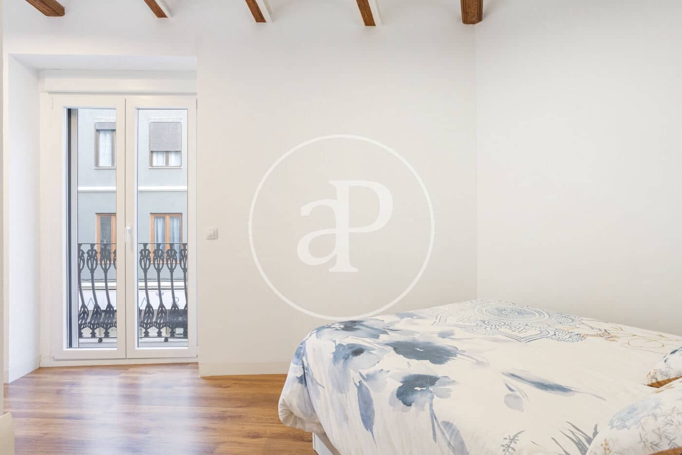 2 soverom Leilighet til leie i Valencia by - € 2 500 (Ref: 9732215)