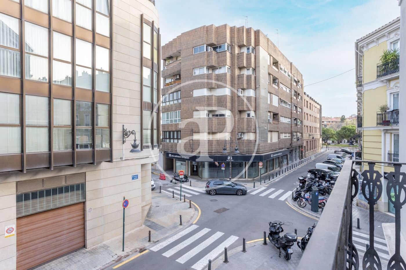 2 soverom Leilighet til leie i Valencia by - € 2 500 (Ref: 9732215)