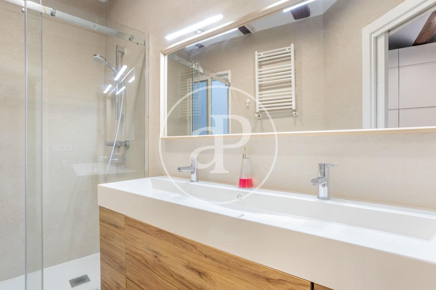 2 soverom Leilighet til leie i Valencia by - € 2 500 (Ref: 9732215)