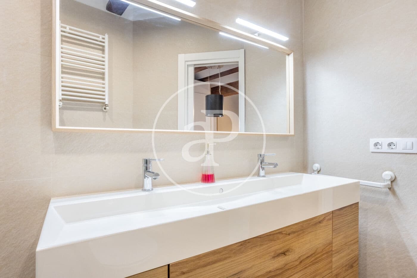 2 soverom Leilighet til leie i Valencia by - € 2 500 (Ref: 9732215)