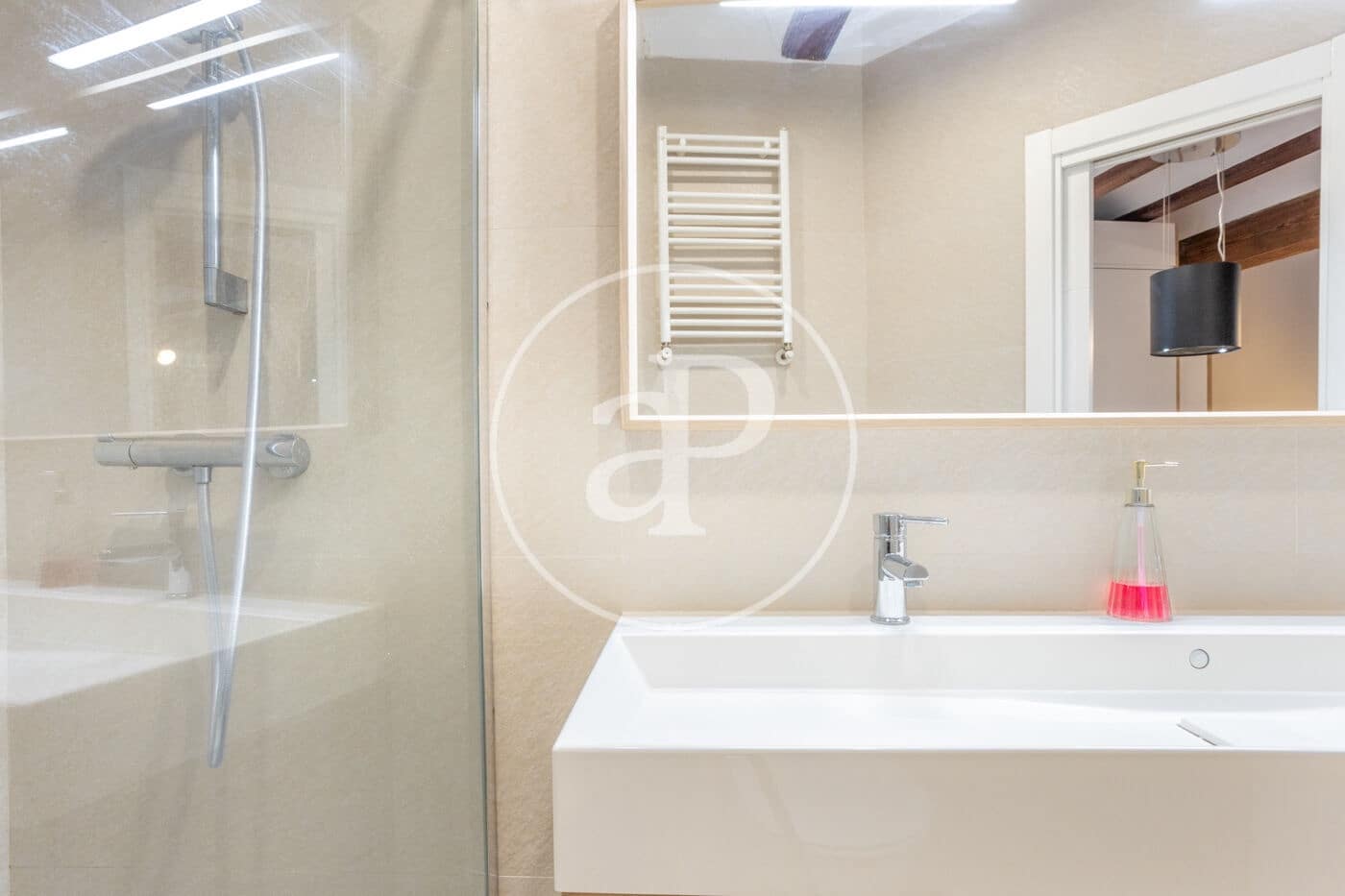 2 soverom Leilighet til leie i Valencia by - € 2 500 (Ref: 9732215)