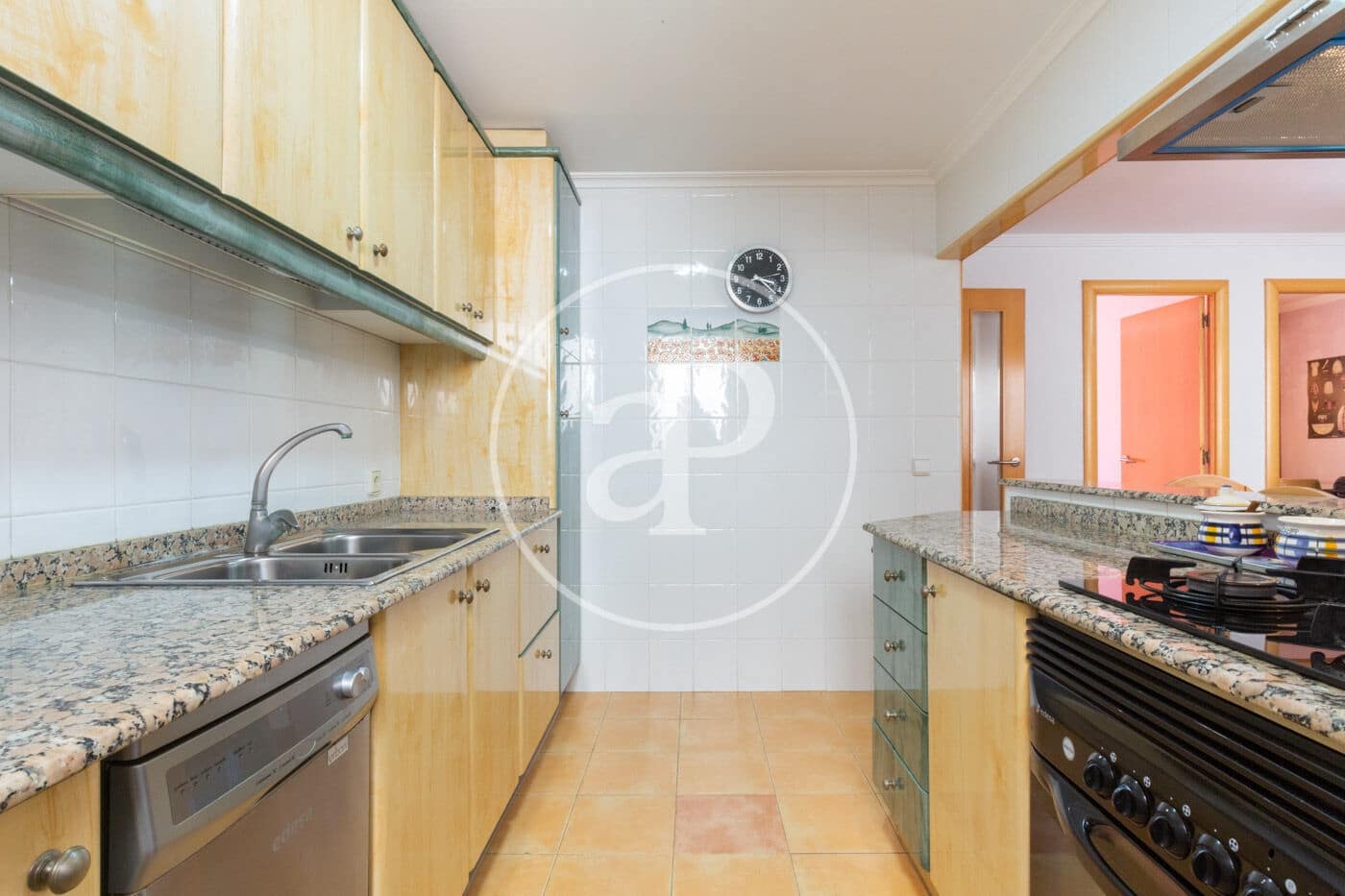 3 bedroom Apartment for rent in Valencia city - € 1,150 (Ref: 9732218)