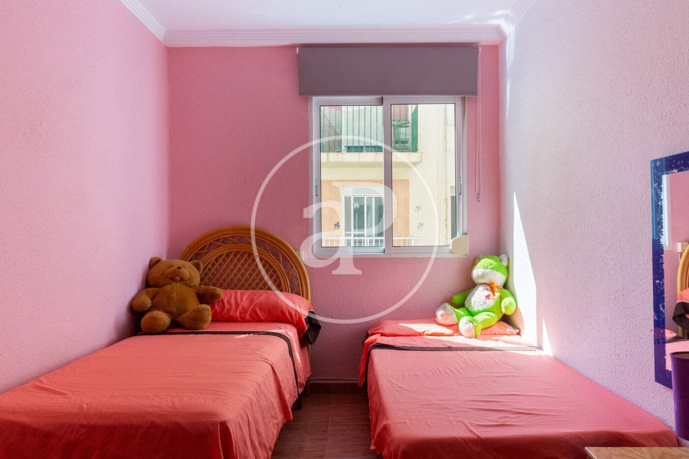 3 bedroom Apartment for rent in Valencia city - € 1,150 (Ref: 9732218)