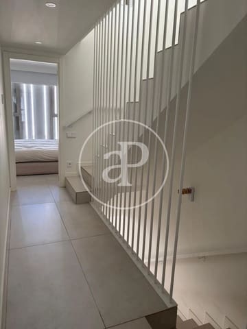 3 bedroom Villa for rent in La Fonteta S.lluis, Valencia city - € 2,200 (Ref: 9732219)