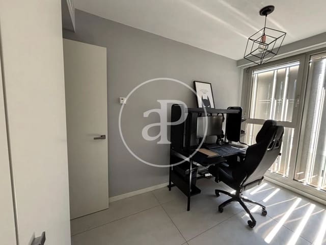 3 bedroom Villa for rent in La Fonteta S.lluis, Valencia city - € 2,200 (Ref: 9732219)