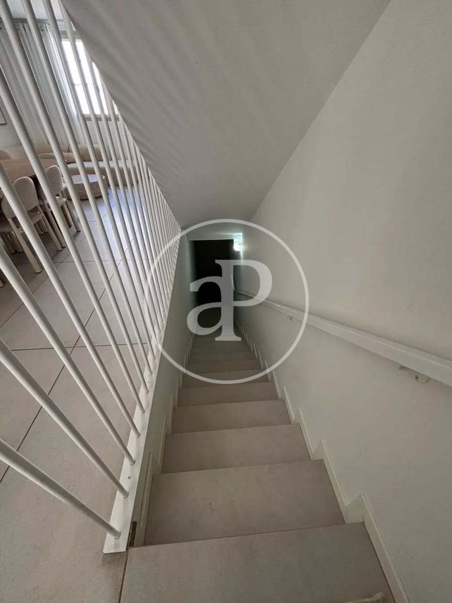 3 bedroom Villa for rent in Valencia city - € 2,200 (Ref: 9732219)