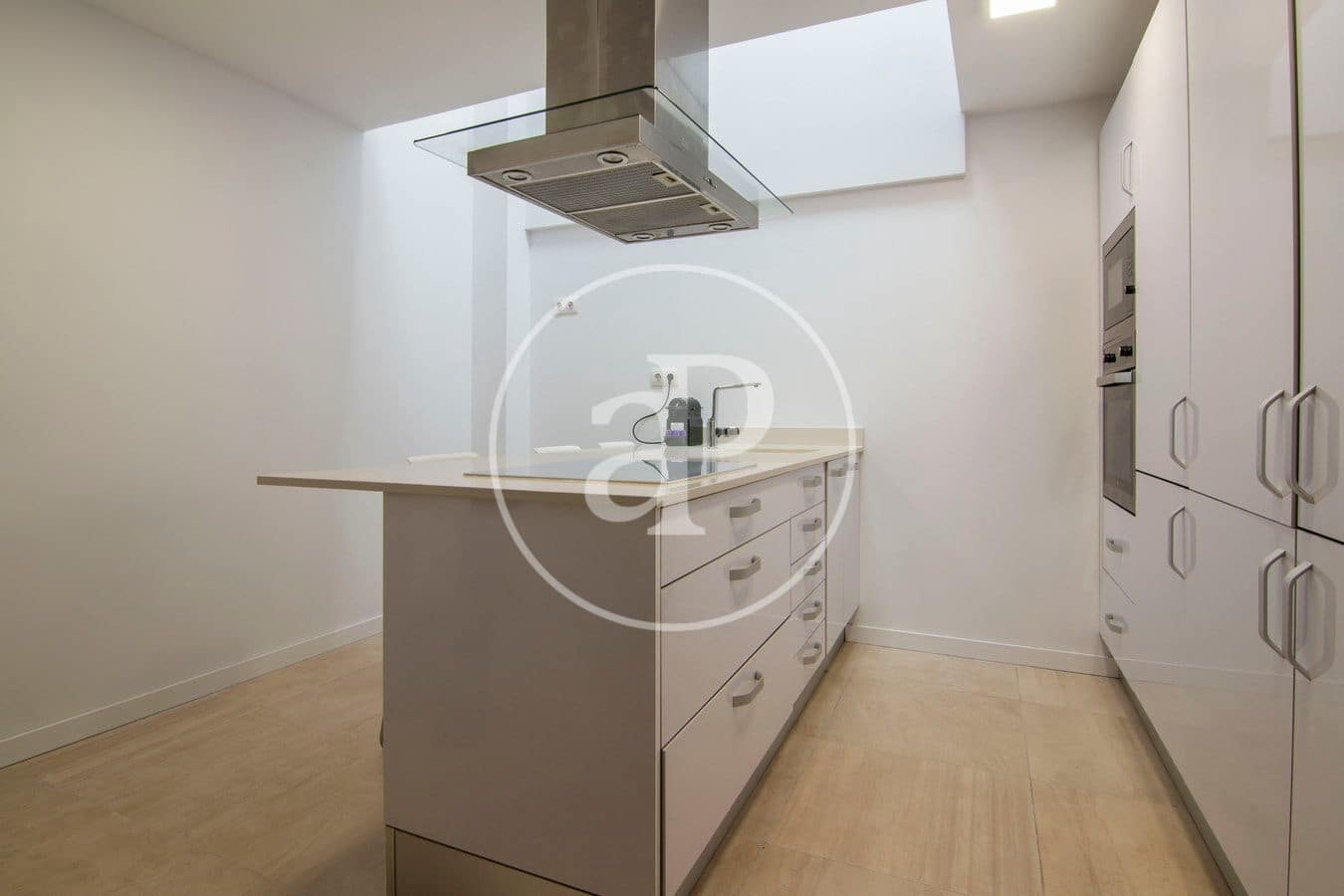 2 bedroom Apartment for rent in Valencia city - € 1,800 (Ref: 9735666)