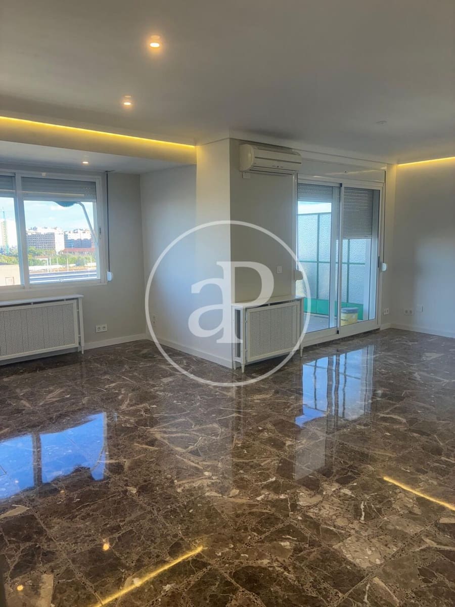 3 bedroom Apartment for rent in Valencia city - € 1,900 (Ref: 9735667)