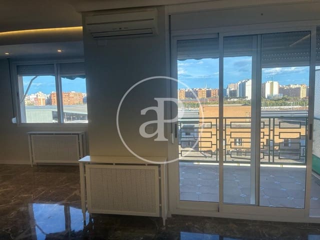 3 bedroom Apartment for rent in Jesus, Valencia city - € 1,900 (Ref: 9735667)