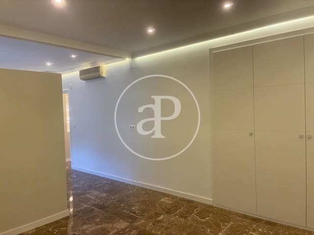 3 bedroom Apartment for rent in Jesus, Valencia city - € 1,900 (Ref: 9735667)