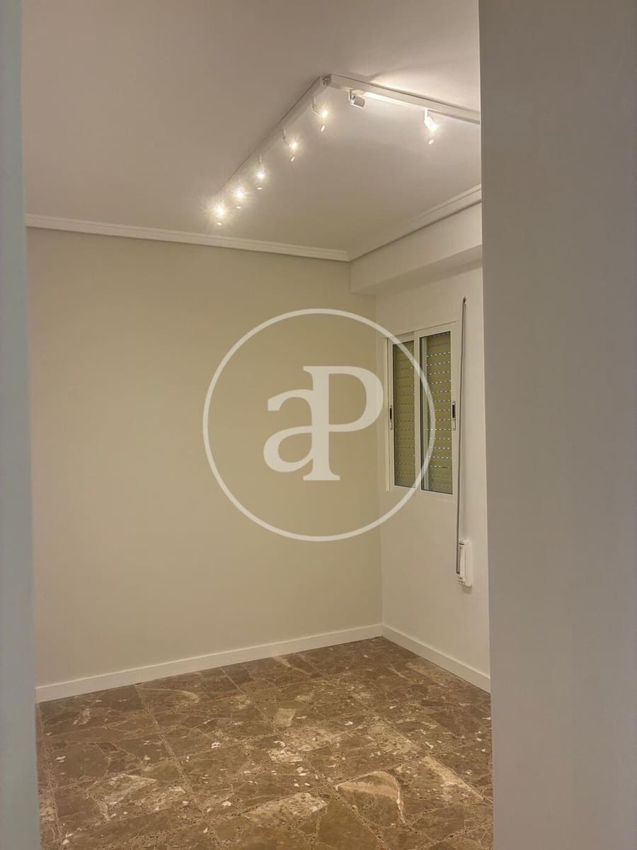 3 bedroom Apartment for rent in Valencia city - € 1,900 (Ref: 9735667)