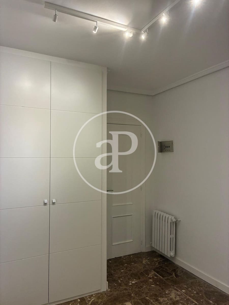 3 bedroom Apartment for rent in Valencia city - € 1,900 (Ref: 9735667)