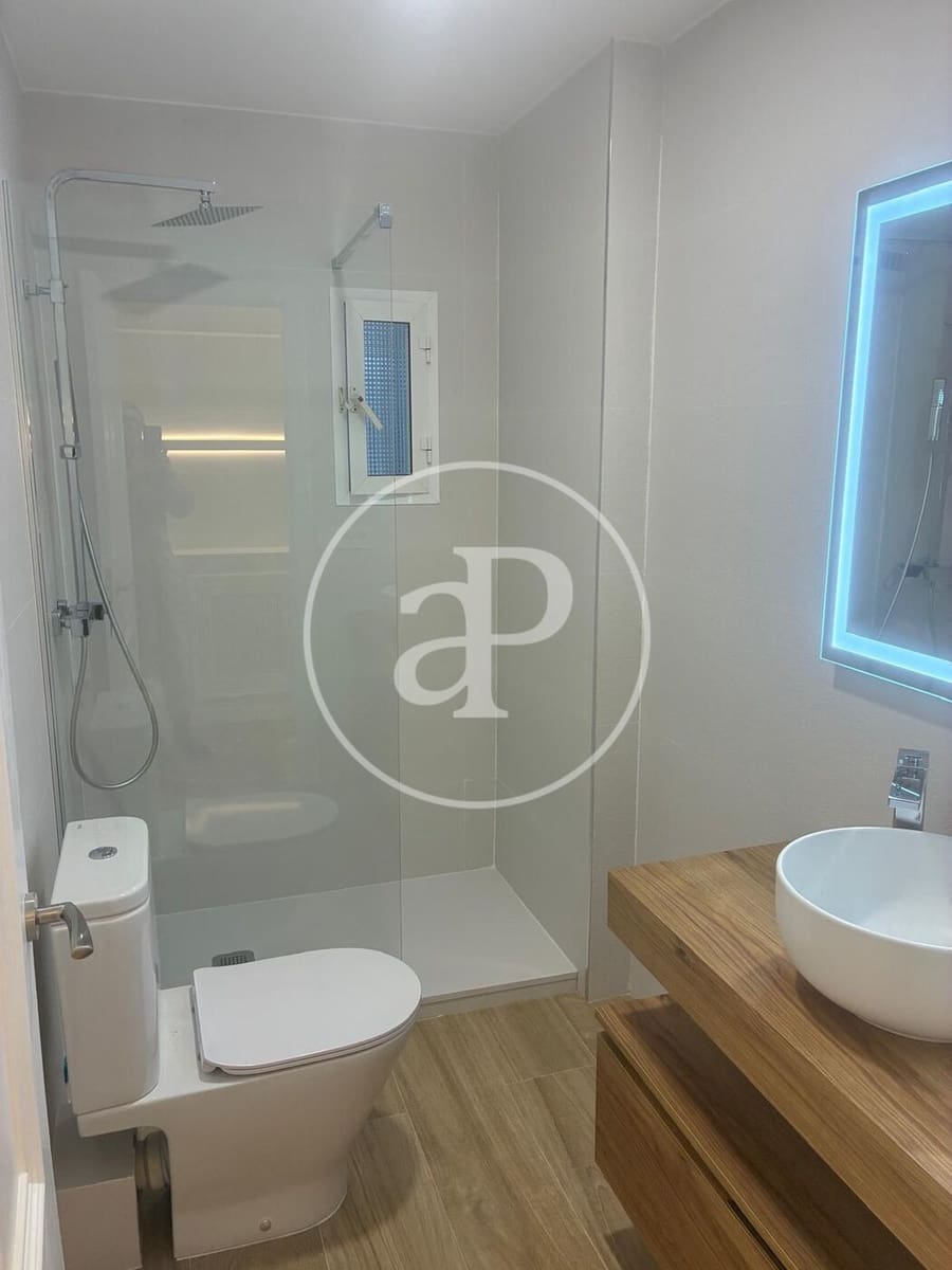 3 bedroom Apartment for rent in Valencia city - € 1,900 (Ref: 9735667)