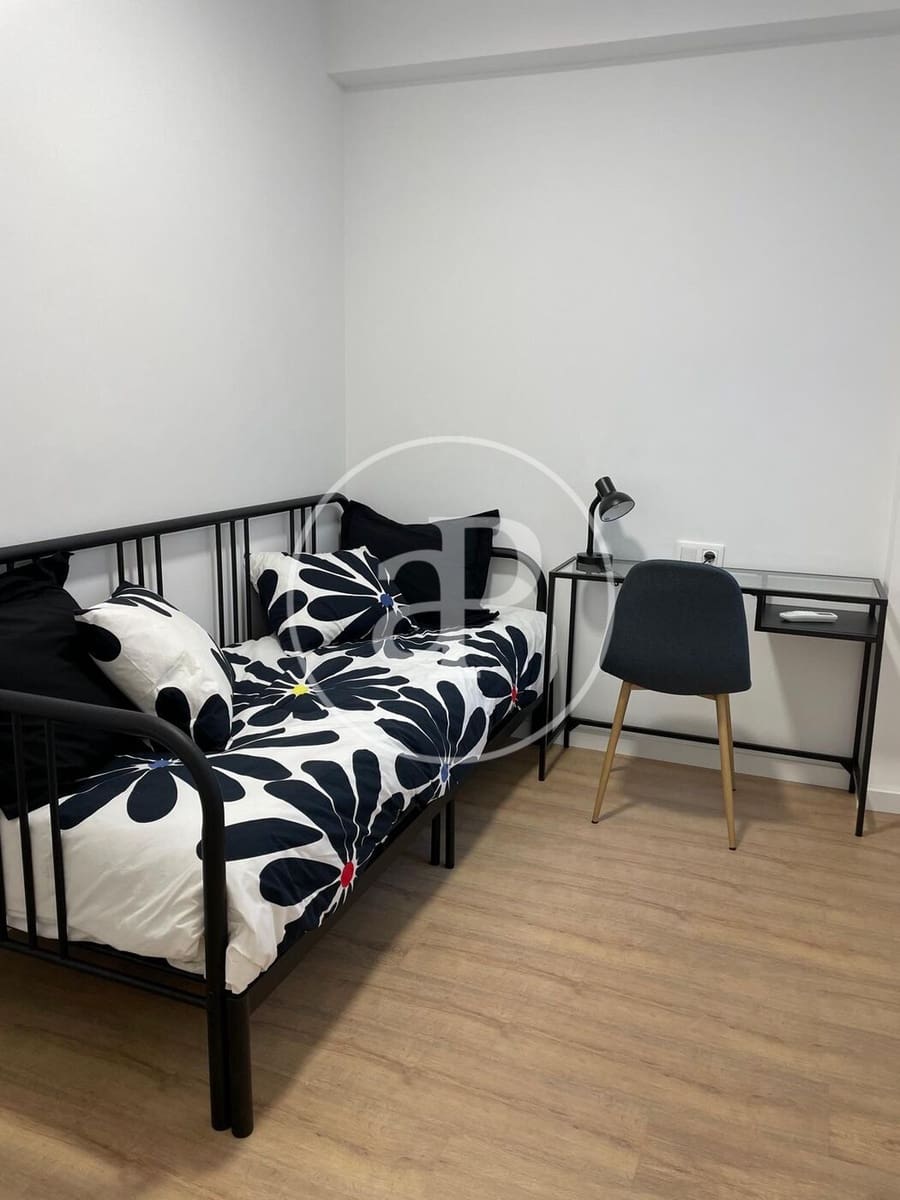 2 bedroom Apartment for rent in Valencia city - € 1,900 (Ref: 9738640)