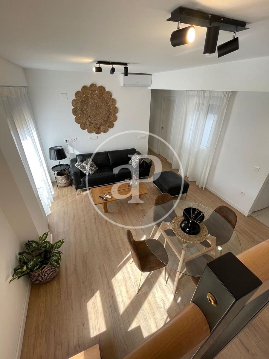 2 bedroom Apartment for rent in Valencia city - € 1,900 (Ref: 9738640)