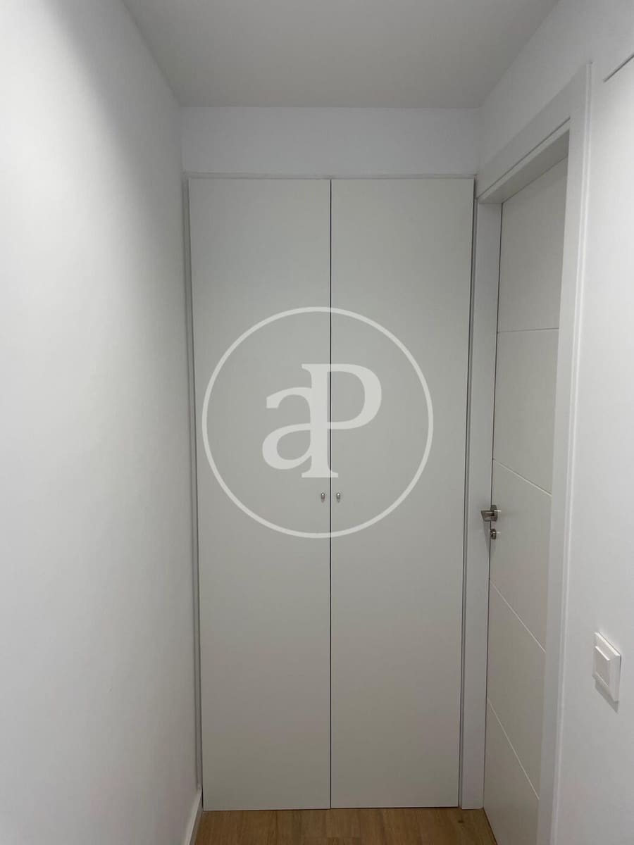 2 bedroom Apartment for rent in Valencia city - € 1,900 (Ref: 9738640)