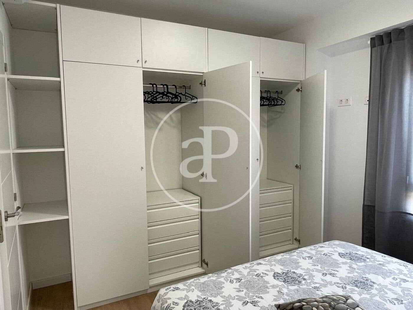 2 bedroom Apartment for rent in Valencia city - € 1,900 (Ref: 9738640)