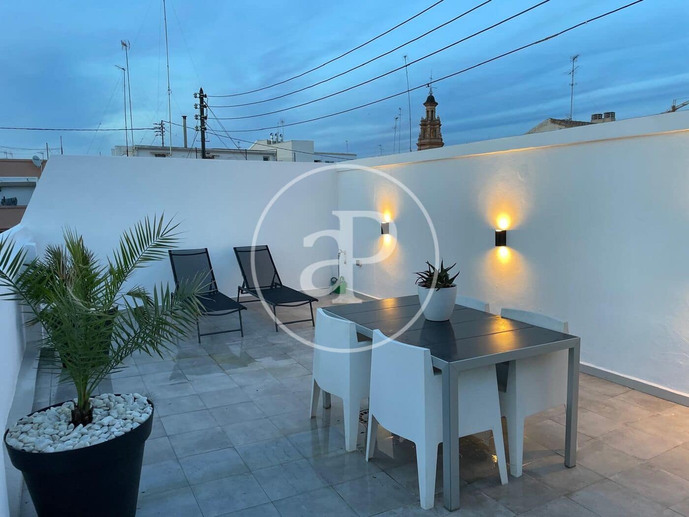 2 bedroom Apartment for rent in Valencia city - € 1,900 (Ref: 9738640)