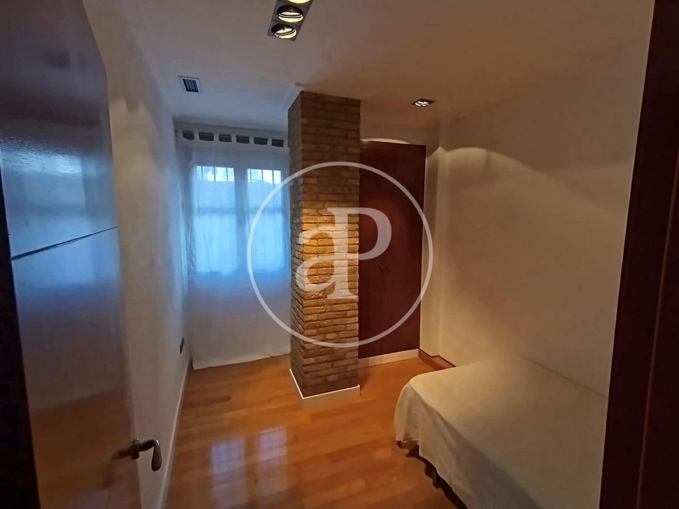 3 bedroom Apartment for rent in Valencia city - € 1,600 (Ref: 9738641)