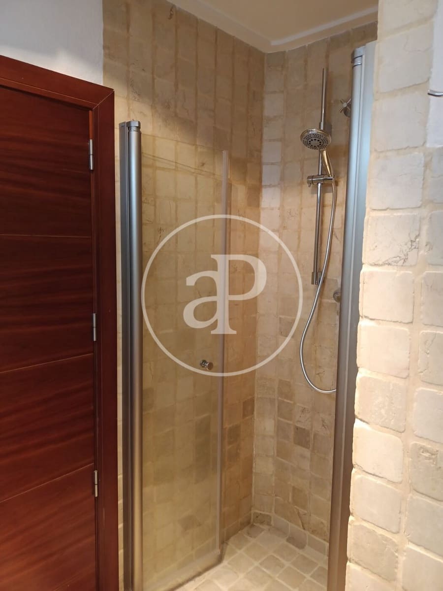 3 bedroom Apartment for rent in Valencia city - € 1,600 (Ref: 9738641)