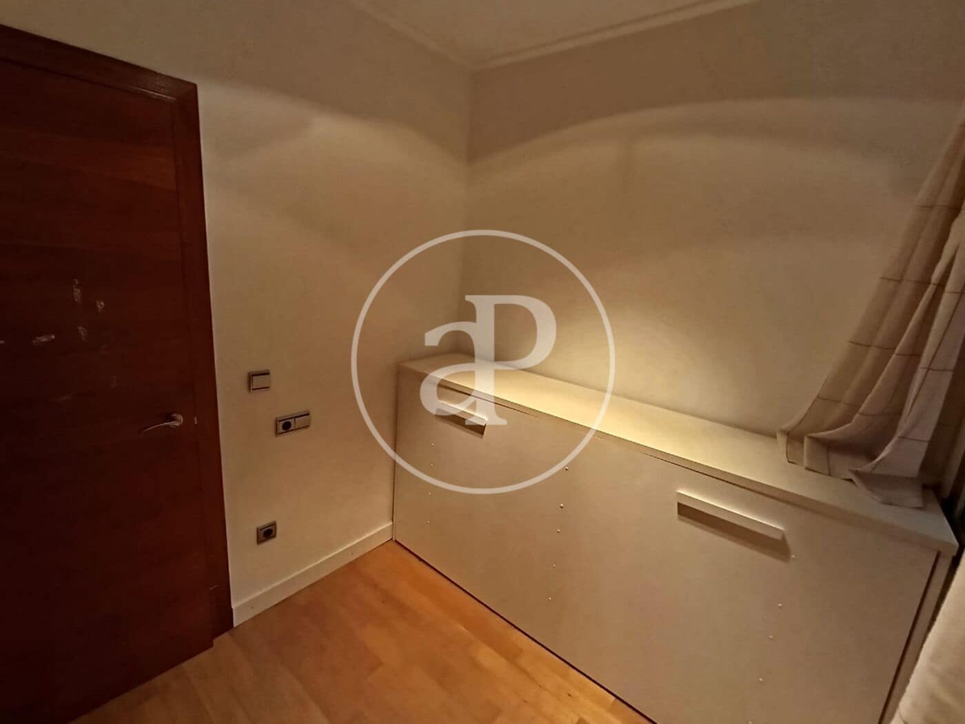 3 bedroom Apartment for rent in Valencia city - € 1,600 (Ref: 9738641)