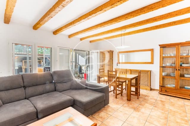 Chalet de 4 habitaciones en Riba-roja de Túria en venta con piscina - 350.000 € (Ref: 9738644)