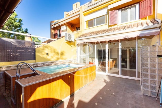 Chalet de 4 habitaciones en Riba-roja de Túria en venta con piscina - 350.000 € (Ref: 9738644)