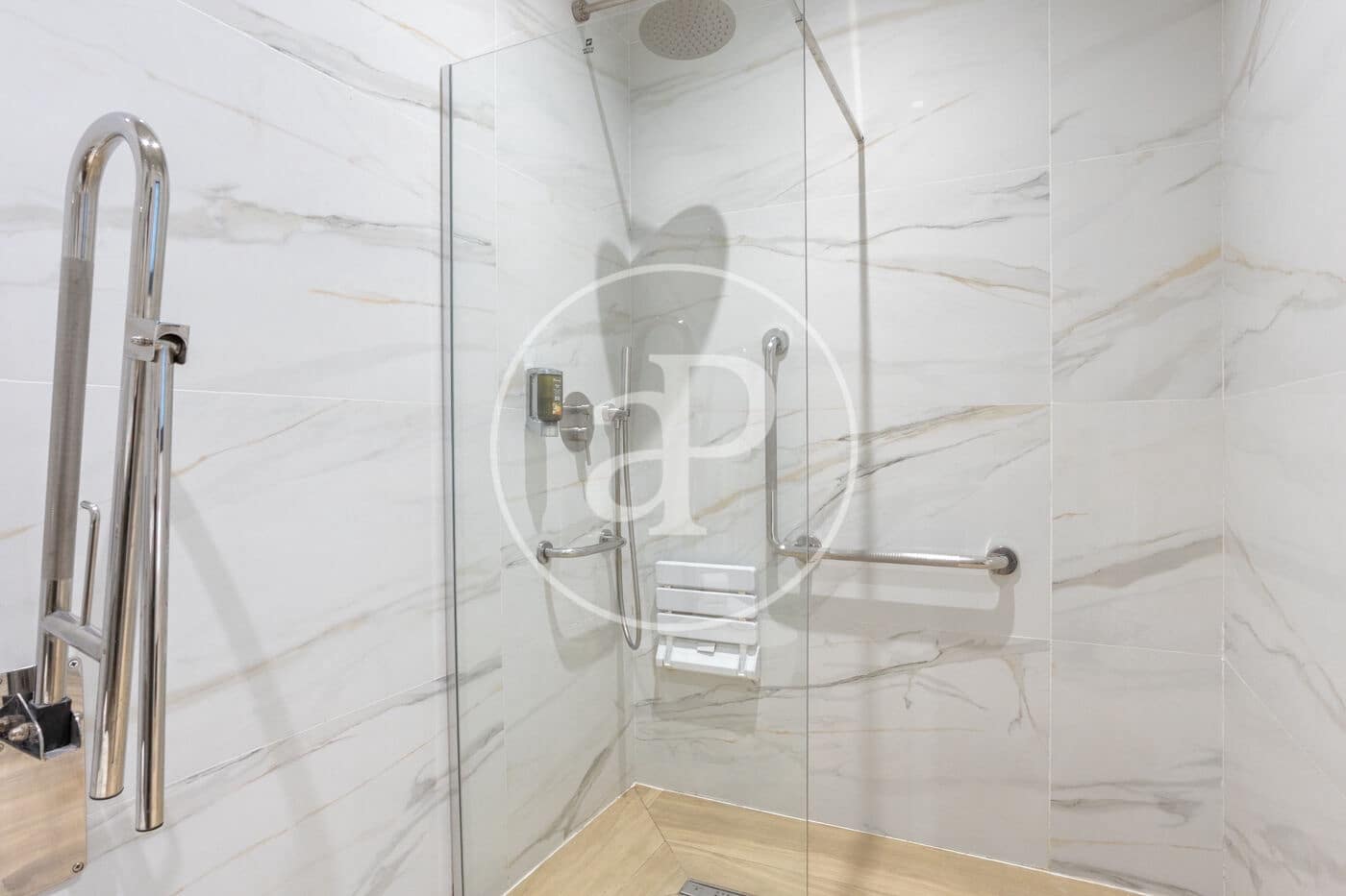 1 bedroom Apartment for sale in Valencia city - € 300,000 (Ref: 9738646)