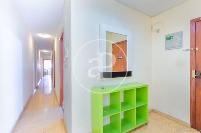 Apartamento de 4 habitaciones en Trinitat, València ciudad en venta - 380.000 € (Ref: 9738648)