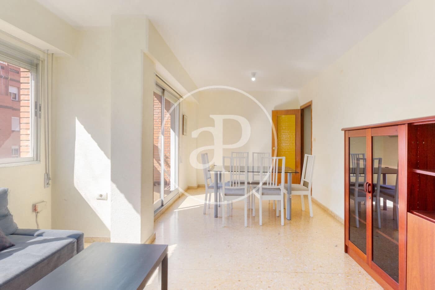 Apartamento de 4 habitaciones en València ciudad en venta - 380.000 € (Ref: 9738648)