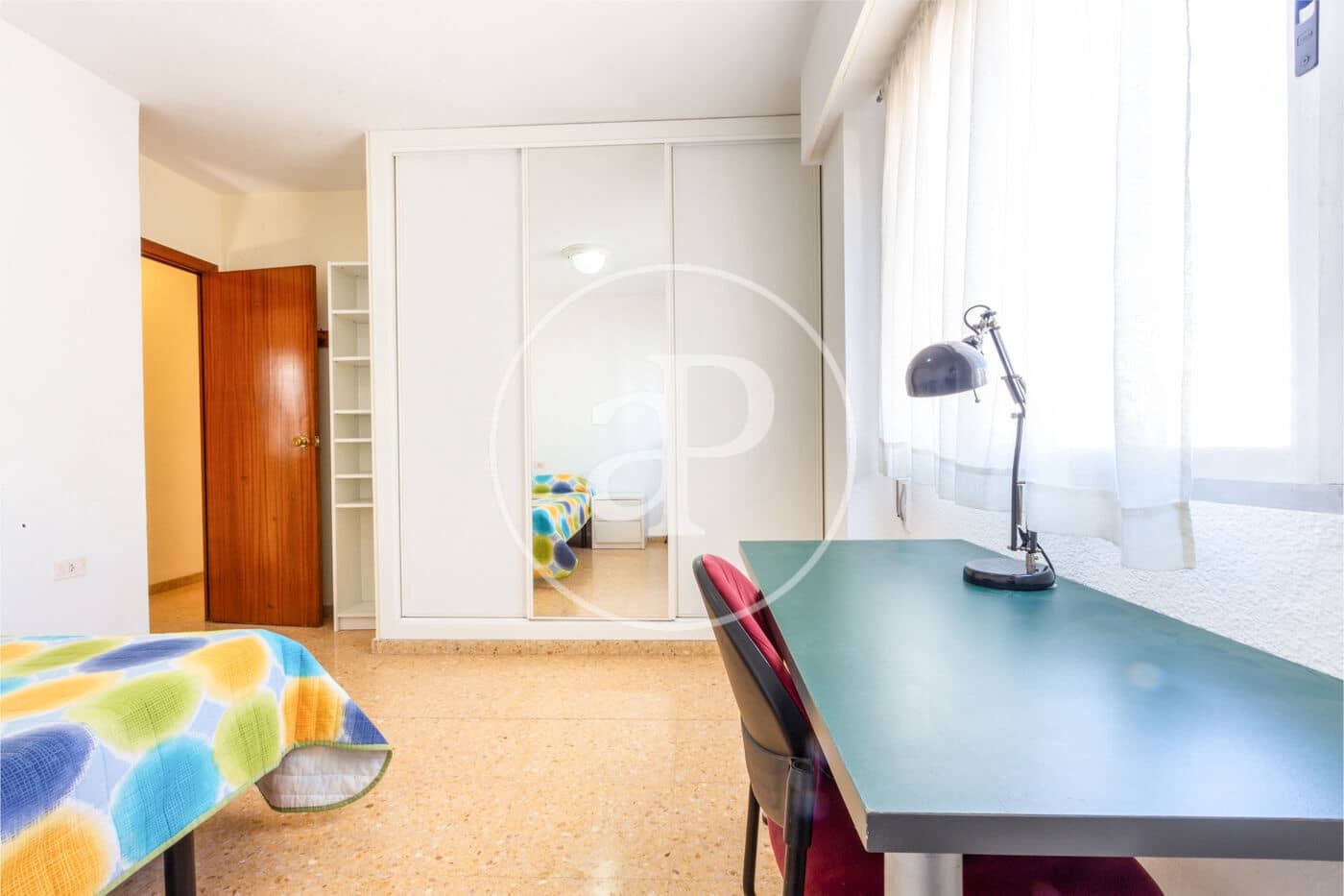 Apartamento de 4 habitaciones en València ciudad en venta - 380.000 € (Ref: 9738648)