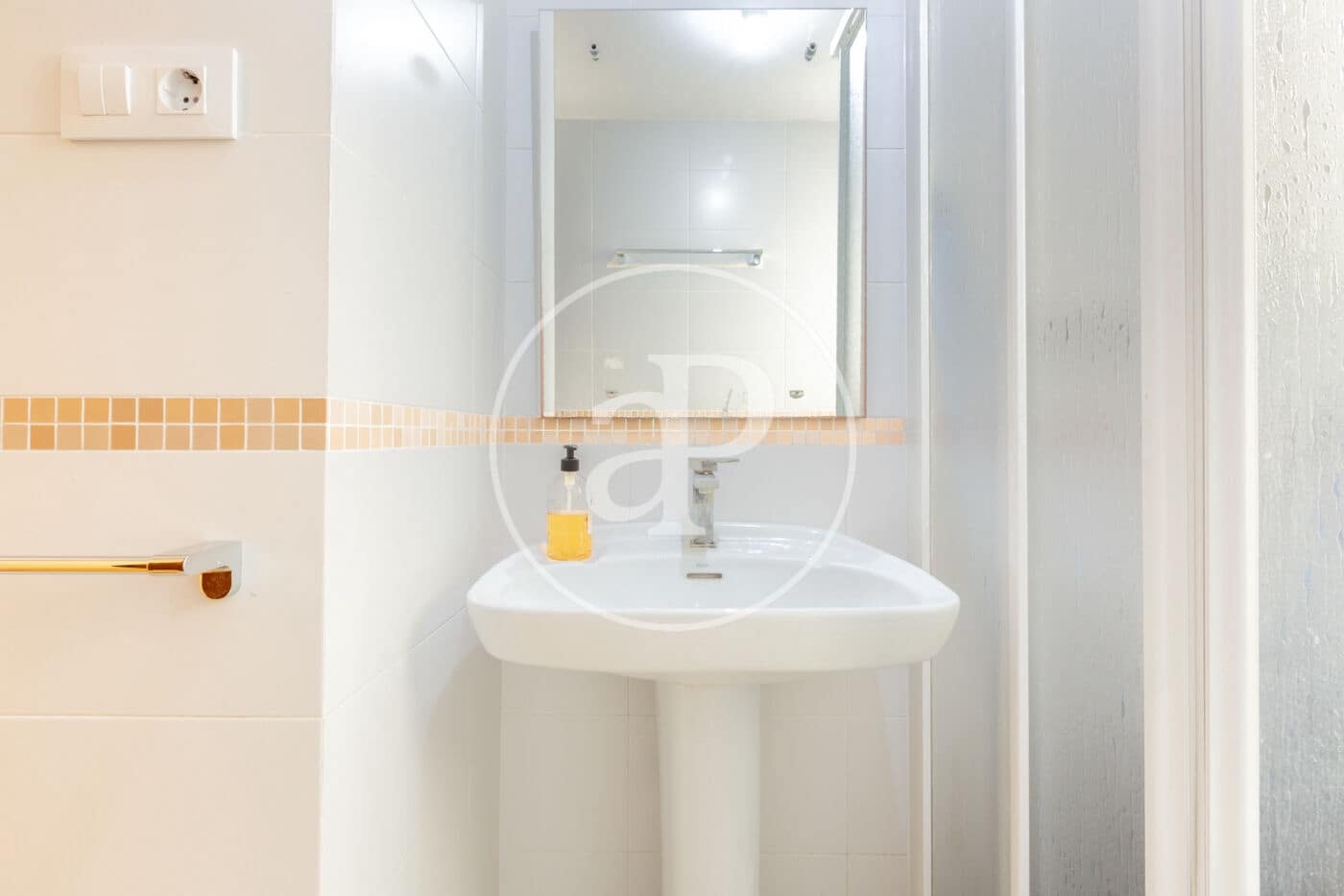 Apartamento de 4 habitaciones en València ciudad en venta - 380.000 € (Ref: 9738648)