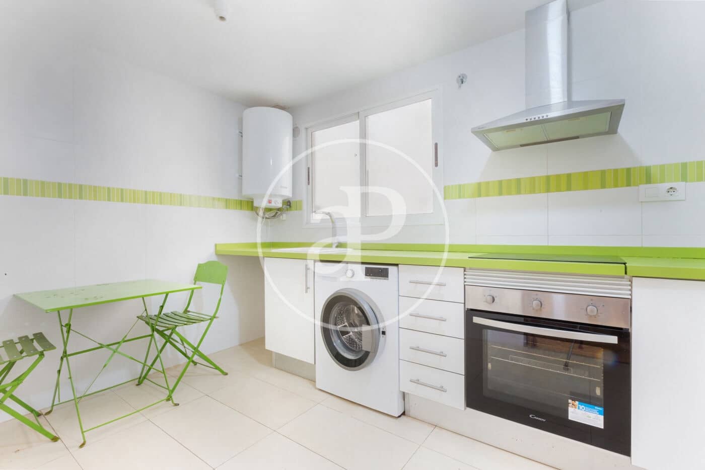 Apartamento de 4 habitaciones en València ciudad en venta - 380.000 € (Ref: 9738648)
