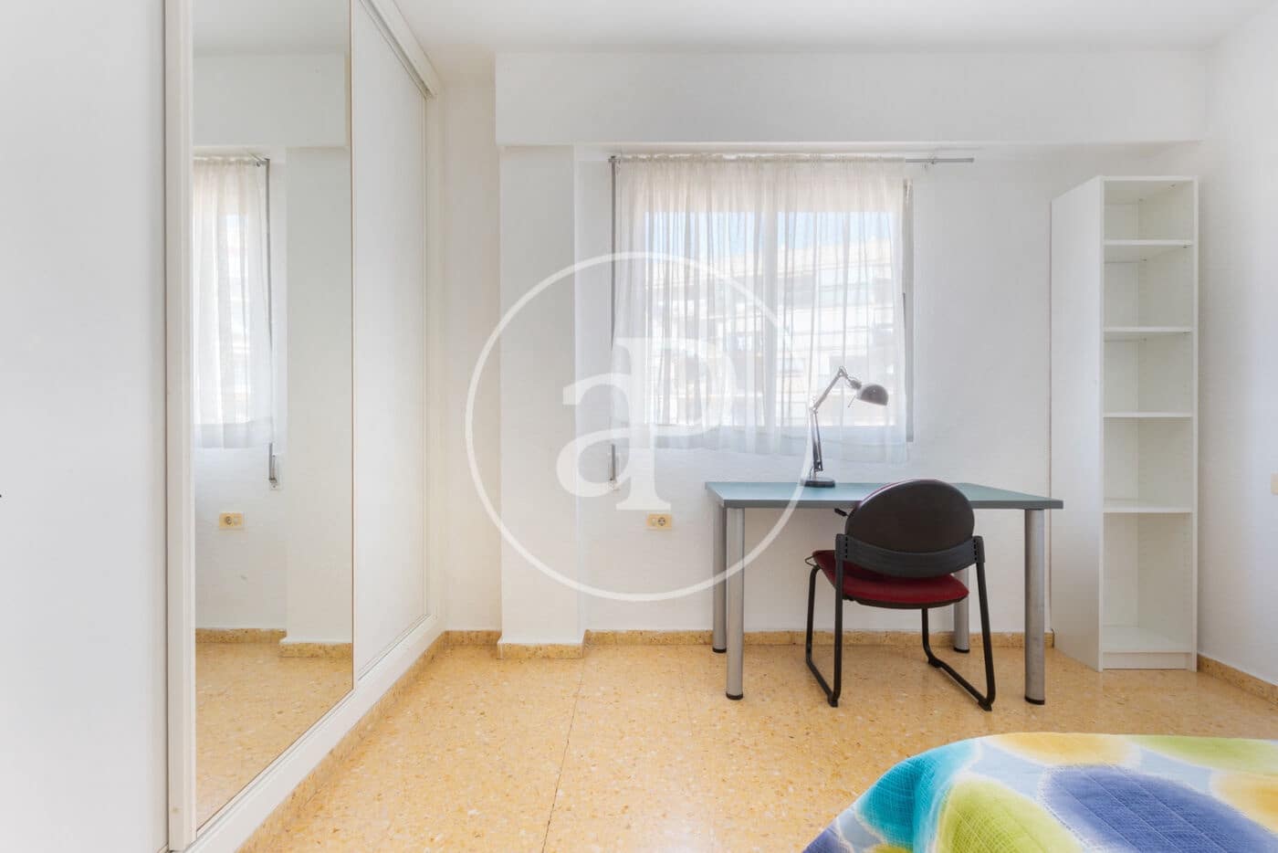 Apartamento de 4 habitaciones en València ciudad en venta - 380.000 € (Ref: 9738648)