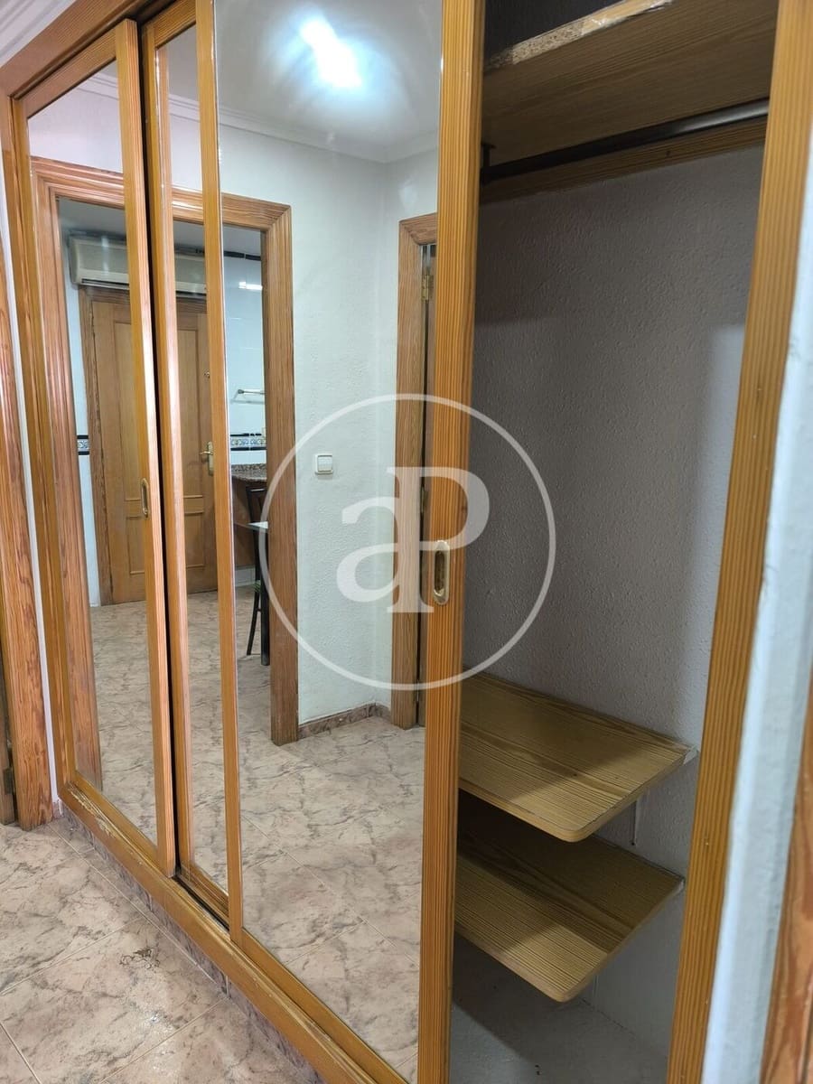 3 bedroom Villa for rent in Manises - € 1,300 (Ref: 9741825)