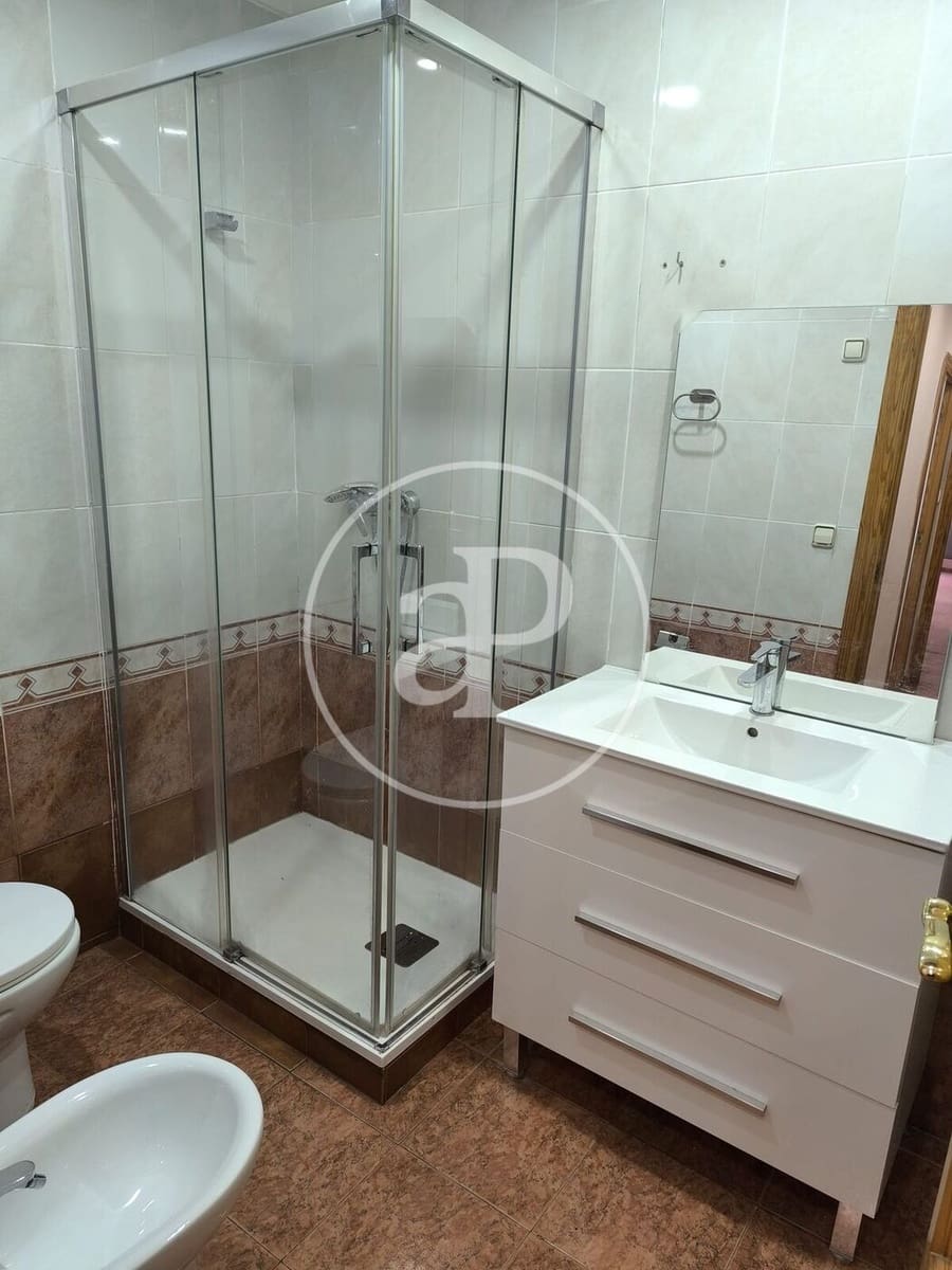 3 bedroom Villa for rent in Manises - € 1,300 (Ref: 9741825)