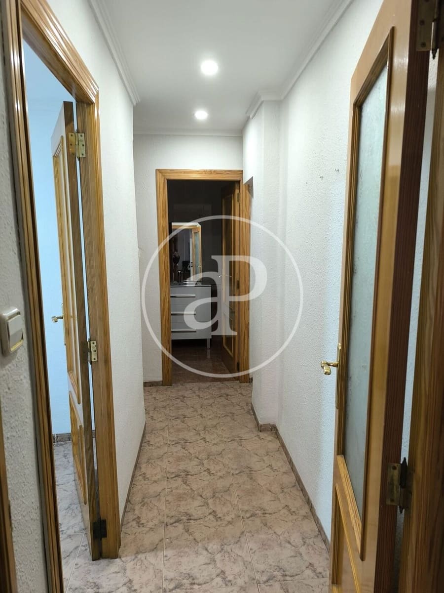 3 bedroom Villa for rent in Manises - € 1,300 (Ref: 9741825)