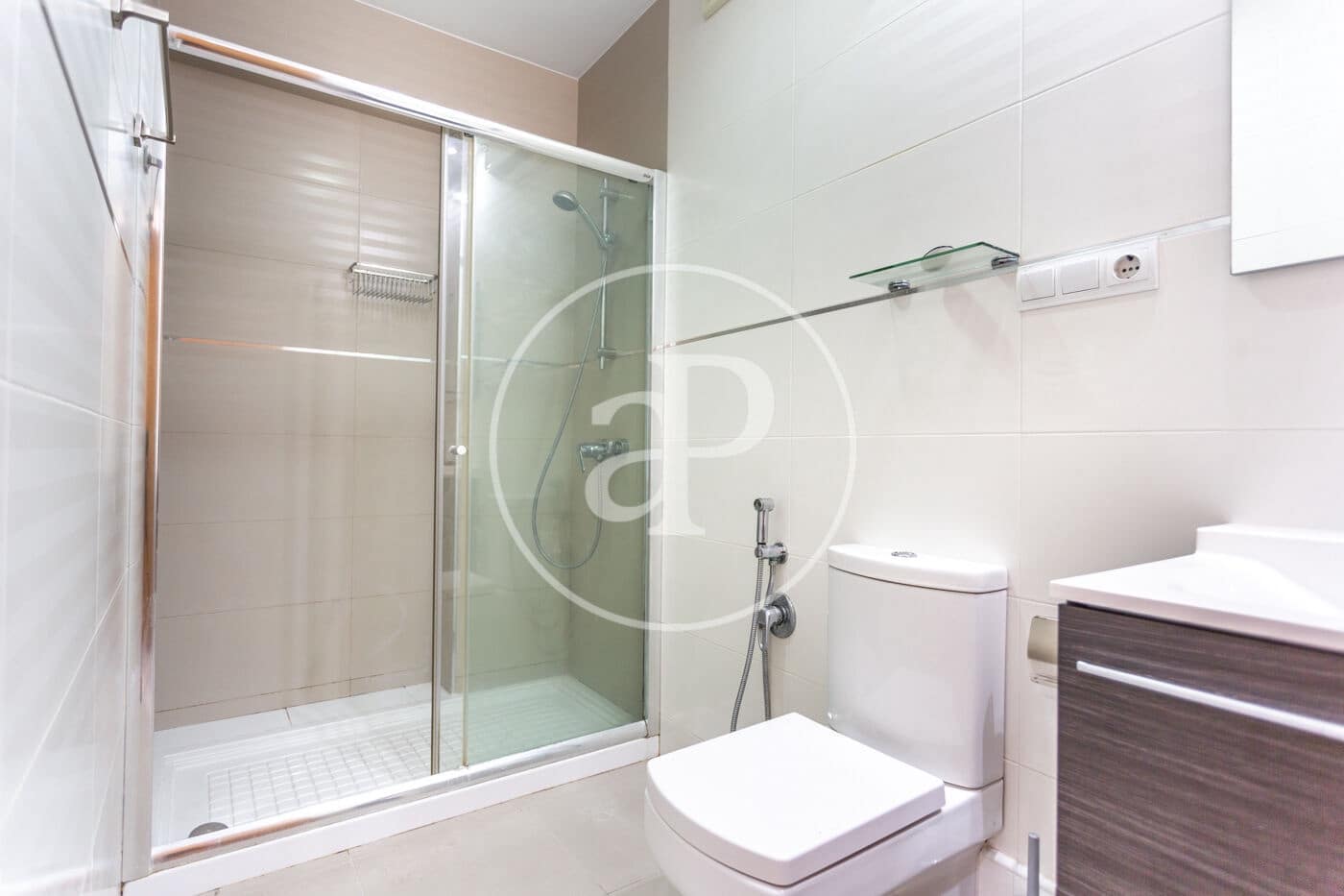 Ático de 1 habitación en València ciudad en alquiler - 1.300 € (Ref: 9741826)