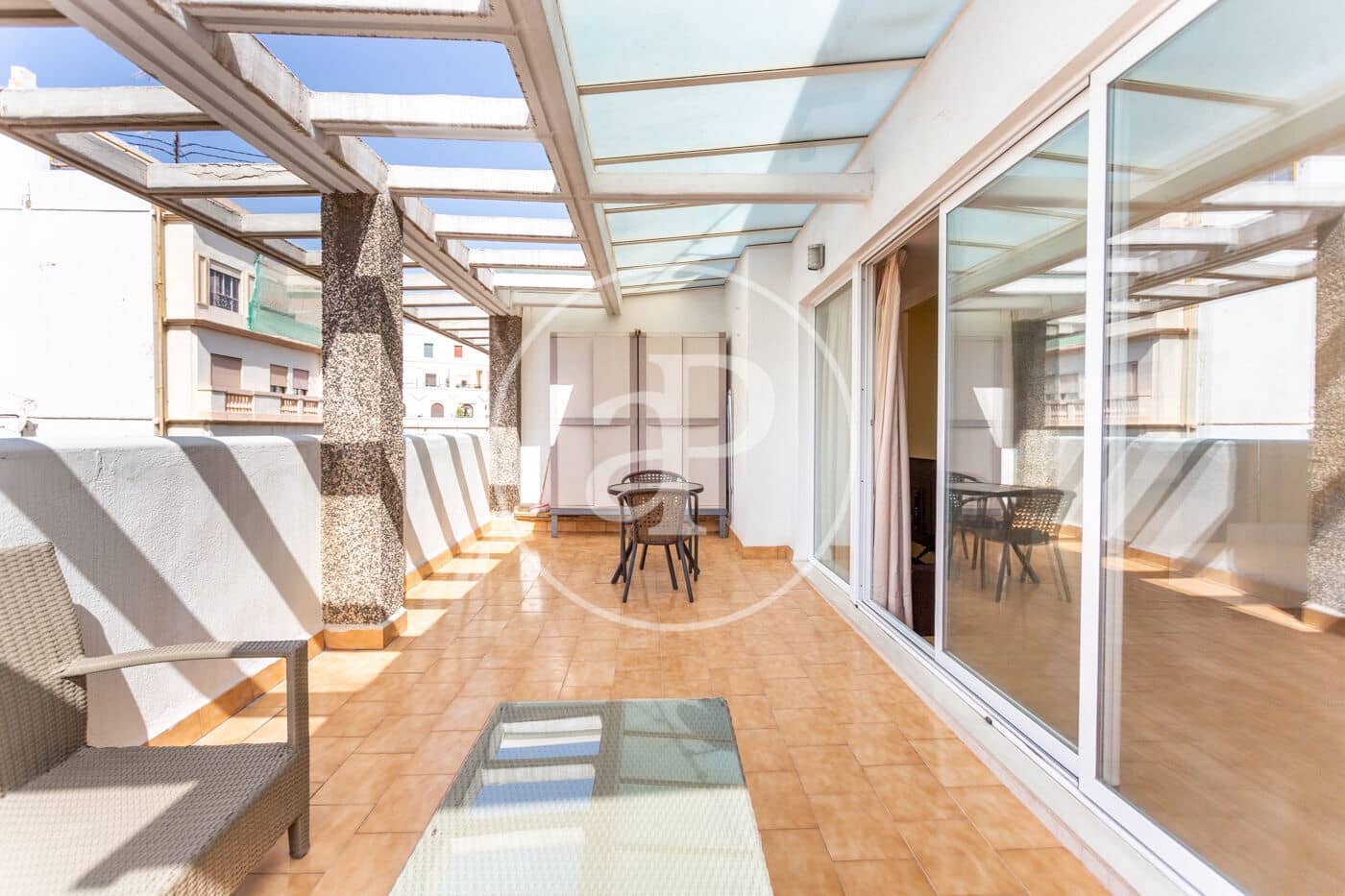 Ático de 1 habitación en València ciudad en alquiler - 1.300 € (Ref: 9741826)