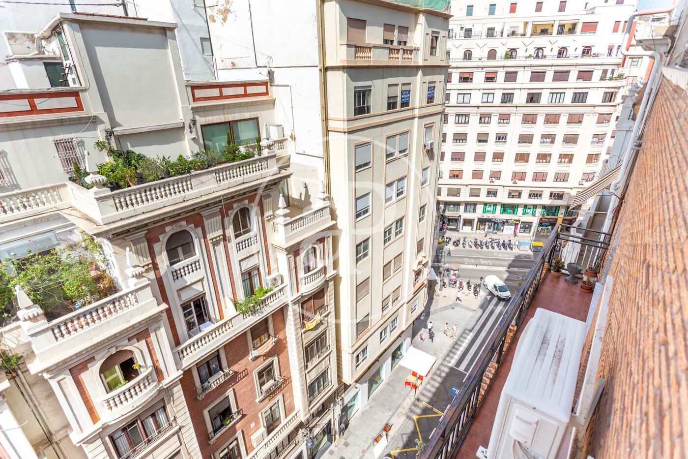 Ático de 1 habitación en València ciudad en alquiler - 1.300 € (Ref: 9741826)