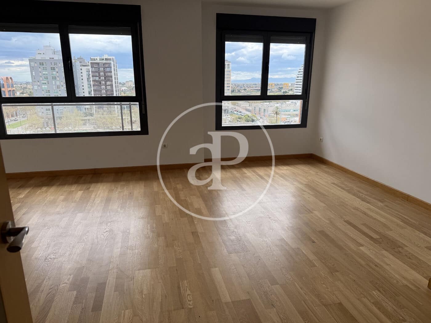 3 slaapkamer Appartement te koop in Valencia stad met zwembad - € 630.000 (Ref: 9741830)